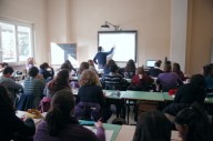 Una lezione in un'aula scolastica