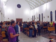 I tanti giovani presenti alla veglia missionaria diocesana
