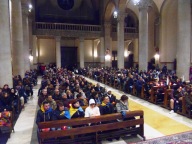 I partecipanti alla marcia, all'interno della Cattedrale di San Cetteo