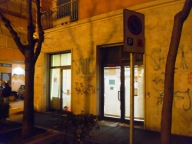 I parcheggi per disabili, occupati abusivamente, davanti la sede del centro diurno
