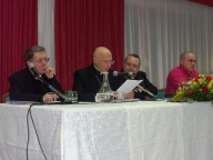 Il cardinal Bagnasco con Mons. Valentinetti e Mons. Santoro