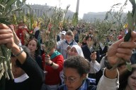 Tanti i fedeli partecipanti alla liturgia delle Palme