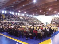 Migliaia i fedeli presenti alla messa crismale al Palasport Giovanni Paolo II