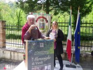 Giuseppe Tini con il sindaco di Vicoli Catia Campobasso