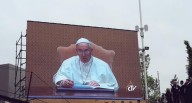Papa Francesco, sui maxi-schermi di Expo, pronuncia il suo messaggio