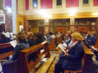 I fedeli presenti alla veglia di preghiera
