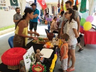 La visita ad uno stand asiatico