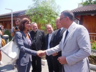 Laura Boldrini saluta il sindaco di Pescara Marco Alessandrini