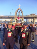 Le reliquie di San Cetteo in processione
