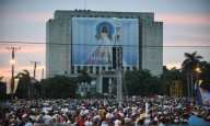 Piazza della Rivoluzione gremita di fedeli a Cuba