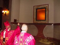 L'arcivescovo Valentinetti benedice e inaugura la nicchia che ospiterà il busto argenteo di San Cetteo