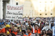 Un gruppo di fedeli presenti in piazza San Pietro