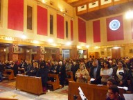 I fedeli presenti nella chiesa dello Spirito Santo