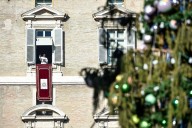 Papa Francesco pronuncia l'Angelus