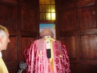 Mons. Tommaso Valentinetti, arcivescovo di Pescara-Penne, apre la Porta santa della Cattedrale di San Cetteo