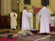 Monsignor Tommaso Valentinetti consacra Carla D'isidoro all'Ordo virginum