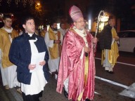 La processione cittadina guidata dall'arcivescovo