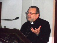 L'arcivescovo Valentinetti pronuncia l'omelia