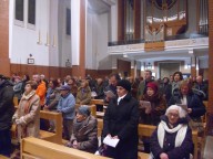 I fedeli ritrovatisi presso la chiesa della Beata Vergine Maria del Rosario
