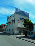 L'esterno della Casa Angelo custode